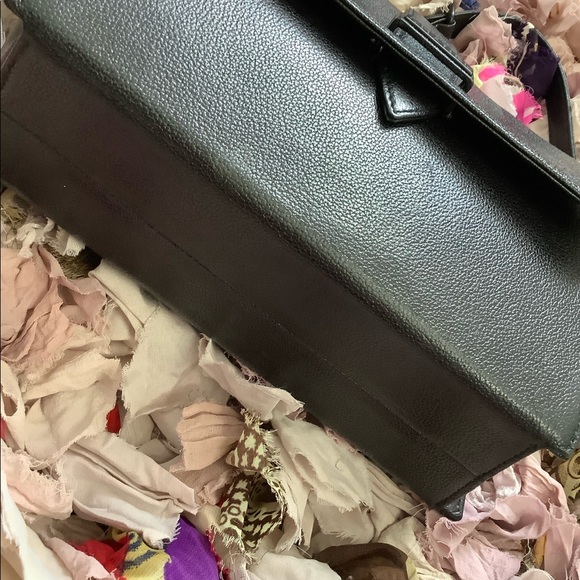 SALE 🎉 VINTAGE 🤙🏽 90’s Chanel Flap Bag - Picture 3 of 13